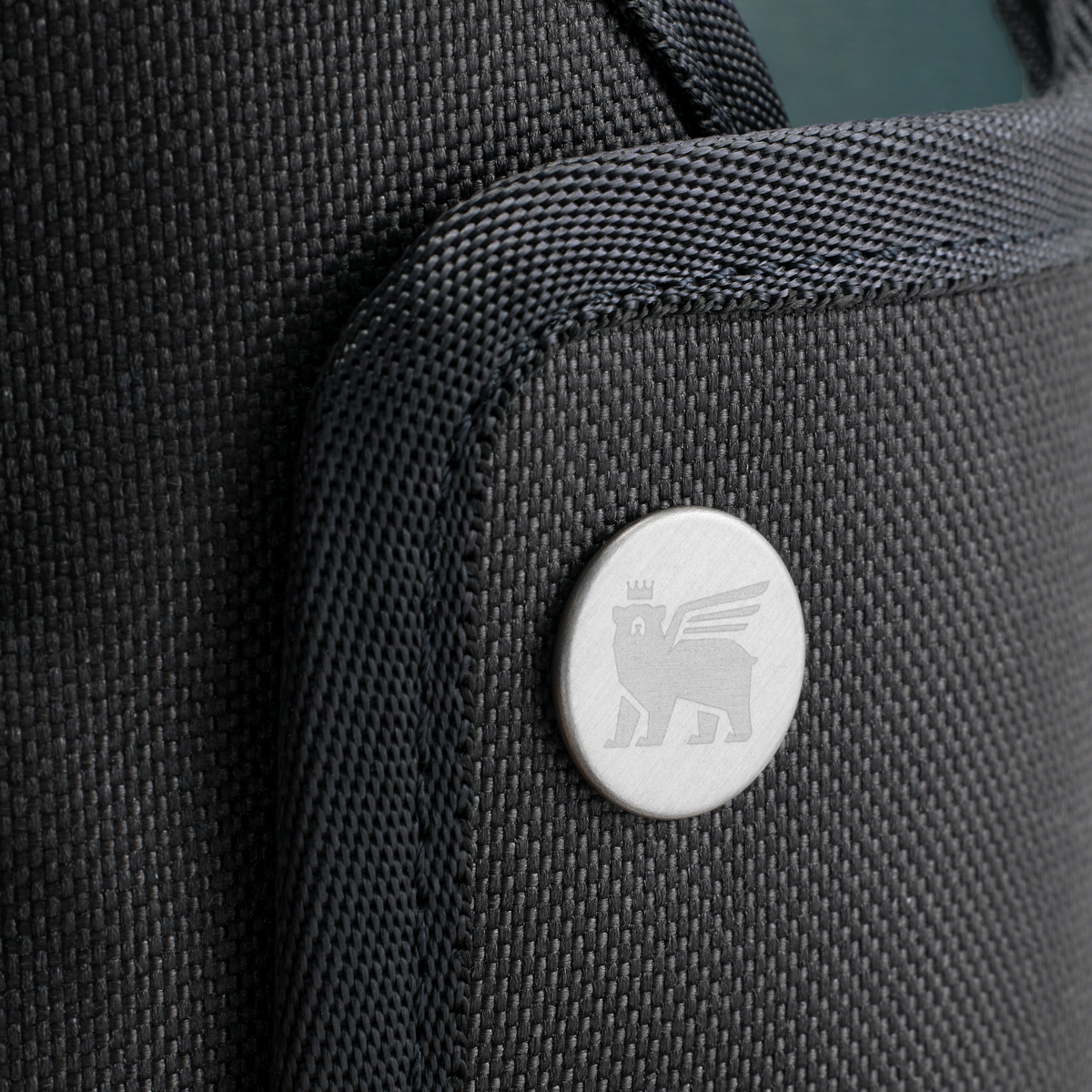 The All Day 40 OZ Quencher Carry-All J5