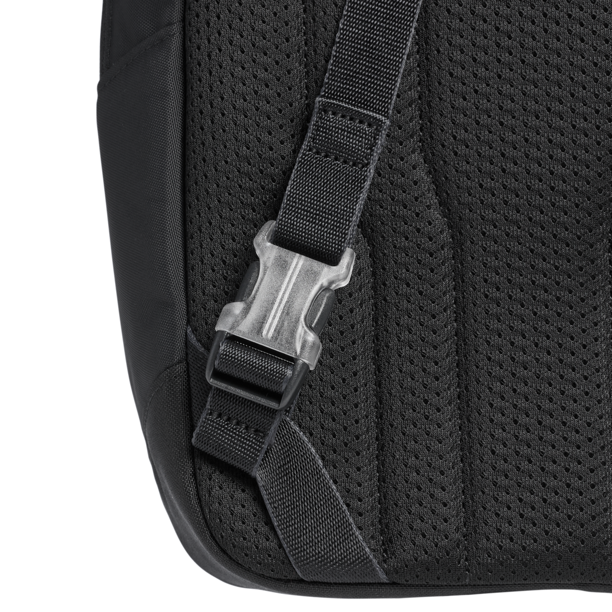 The Vitalize™ Crossbody Bag | 10 QT M0