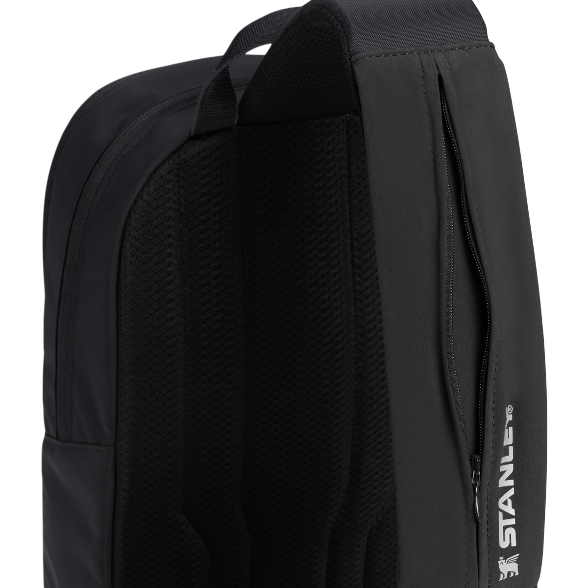 The Vitalize™ Crossbody Bag | 10 QT M0